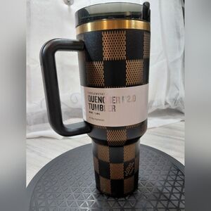 NEW Stanley Flowstate 40oz Black & Gold Quencher H2.0 Tumbler